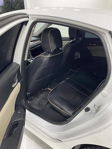 аренда honda: Honda Civic: 2017 г., 1.5 л, Вариатор, Бензин, Хэтчбэк — 9