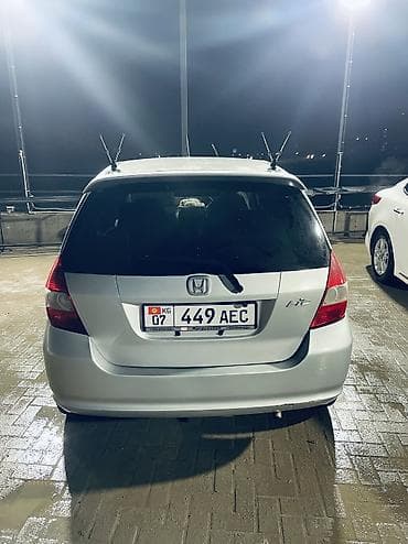 honda fit 2002: Honda Fit: 2002 г., 1.3 л, Автомат, Бензин, Хэтчбэк — 2