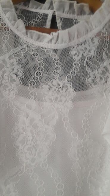 б у брендовые вещи: Продаю блузку в отличном состоянии подойдет на девочку 42 - 44 фирма — 2