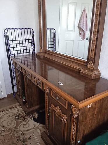 шкаф тумбочки: Туалетный столик, С зеркалом, цвет - Коричневый, Дерево — 1