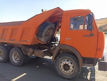авто химии: Самосвал КамАЗ 6x4, оранжевый Основные характеристики: - Колёсная — 1