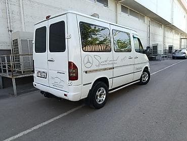 двигатель спринтер: Mercedes-Benz Sprinter — белый пассажирский микроавтобус короткой — 3