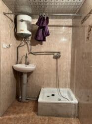 дом в аренду ош: 45 м², 2 комнаты, Забор, огорожен — 5