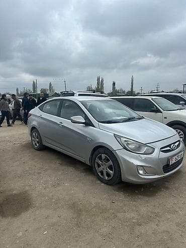 Hyundai Accent: 2011 г., 1.6 л, Механика, Бензин, Седан