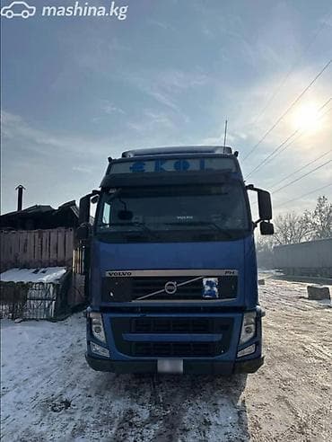 hd 72: Тягач, Volvo, 2012 г., Шторный — 1