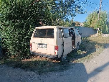 devo matiz: Mitsubishi Delica: 1985 г., Минивэн — 2