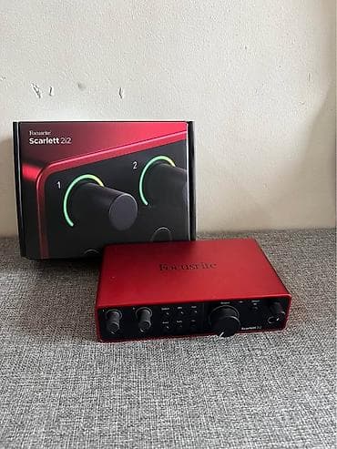 Аудиотехника: Б/У, состояние идеальное. Торг возможен! Focusrite Scarlett 2i2 4th — 1