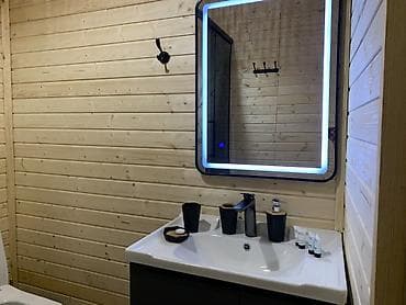 one room: Уютный барнхаус подходит для 10 человек Находимся в иссык куле — 9