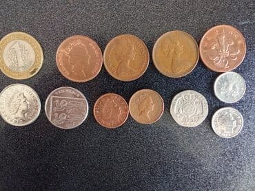 гераскутер новый: Коллекция разноформатных монет разных стран и годов выпуска. Состав — 1