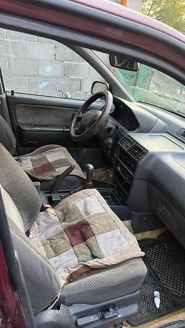 1992: Mitsubishi Space Wagon: 1992 г., 1.8 л, Механика, Бензин, Универсал — 5