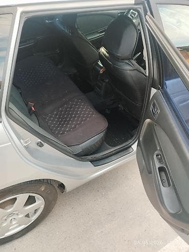 авто машиналар: Toyota Avensis: 2002 г., 2 л, Кол менен иштөөчү, Дизель, Универсал — 8