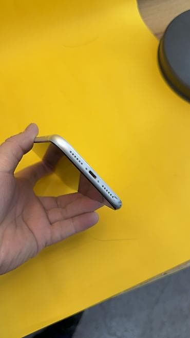 Аксессуары для мобильных телефонов: IPhone Xr, Б/у, 128 ГБ, 78 % — 9