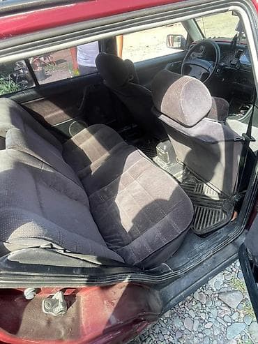 lexus 47: Volkswagen Vento: 1993 г., 1.8 л, Бензин — 3