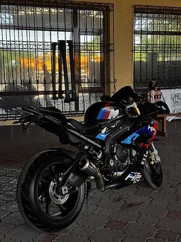 s1000: Спортбайк BMW, 1000 куб. см, Бензин — 2