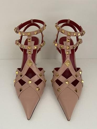 обувь валентино: Valentino Garavani Rockstud — культовая модель Элегантные босоножки — 3