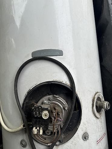 heater: Накопительный водонагреватель Объем бака: 300 л, Ariston, Электрический, Предохранительный клапан, Эмалированная сталь — 3