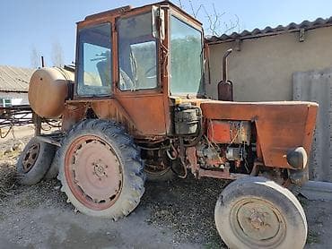 мини трактор куном: Трактор колесный с кабиной и навесным опрыскивателем, маленький — 1