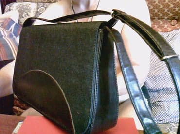 сумка для беременных: Продаю небольшую сумочку под джинсу новая, 1 отделение, замок внешний — 1