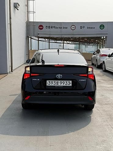 rav4 2021: Toyota Prius: 2020 г., 1.8 л, Вариатор, Гибрид, Хэтчбэк — 4