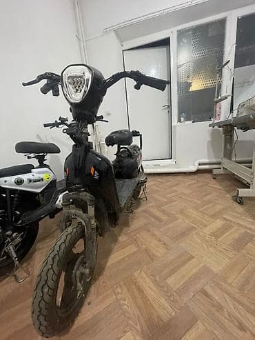 Продаю скутер за 15000сом есть мини торг, состояние между тем и тем