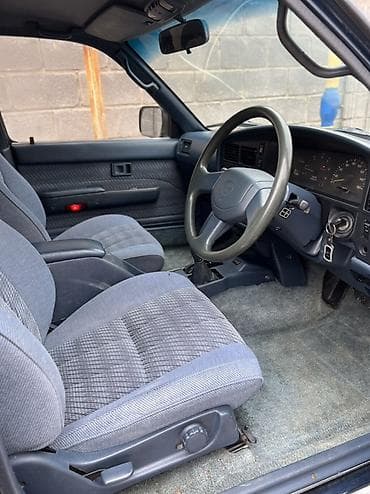 Toyota Hilux Surf: 1994 г., 3 л, Автомат, Дизель, Внедорожник — 6
