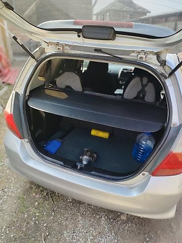 Honda Fit: 2005 г., Бензин, Хэтчбэк — 3