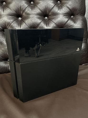 ps3 320gb: Sony PlayStation 4 (FAT) черного цвета. Комплектация: - Консоль PS4 — 3