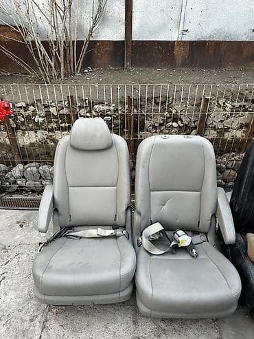 детское сиденье: Комплект сидений, Кожа, Kia Б/у — 1