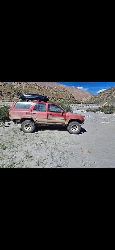 Унаа: Toyota 4Runner: 1991 г., 3 л, Кол менен иштөөчү, Бензин, Жол тандабас — 1