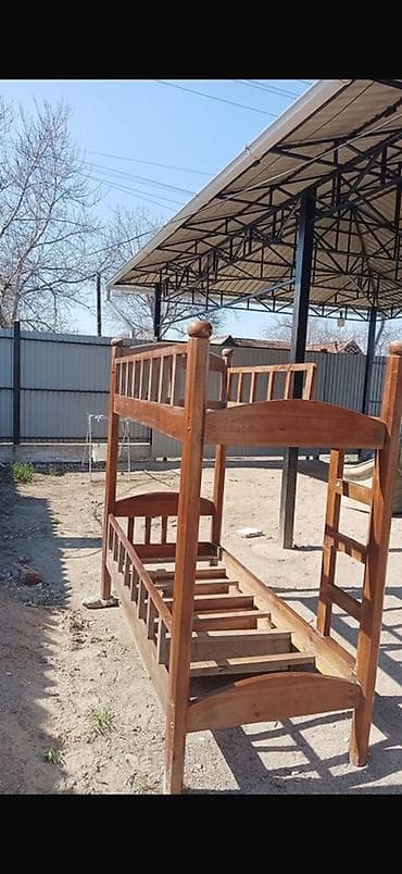 перегородки из дерева: Двухъярусная деревянная кровать - Материал: массив дерева — 1