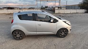 210 mers: Chevrolet Spark: 2014 г., 1 л, Автомат, Бензин, Лифтбек — 7