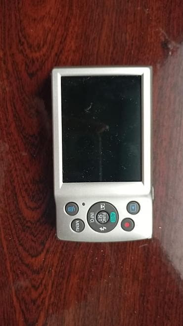 Компактная цифровая камера Canon IXUS (серебристая) - Линза: Canon