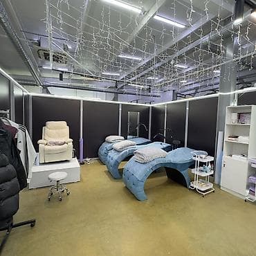 ош гасниса: Салонное рабочее пространство для бьюти-услуг - Закрытая зона с — 1