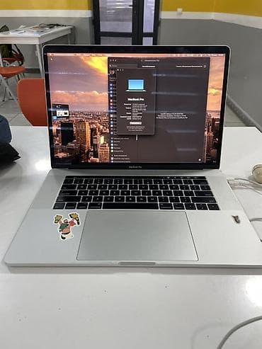 macbook 11: Apple MacBook Pro 15" с Touch Bar (серия 2017) - Экран Retina — 1