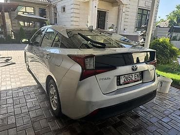 Продажа авто: Toyota Prius: 2020 г., 1.8 л, Автомат, Гибрид, Хэтчбэк — 3