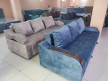 sofa bed: Диваны прямые с мягкими подлокотниками и большими подушками - Тип — 1