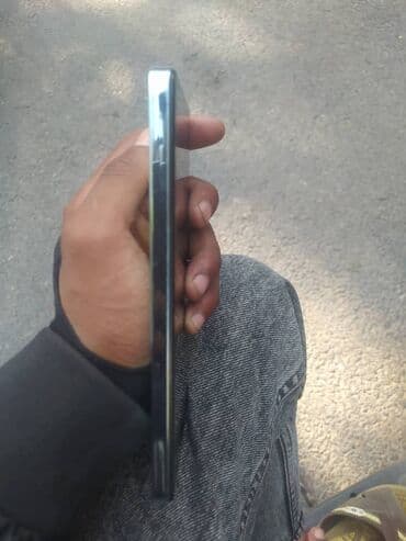 infinix телефон: Infinix Hot 30, Колдонулган, 128 ГБ, түсү - Күмүш, 2 SIM — 2