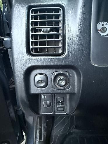 mazda 3: Ford Maverick: 2005 г., 2.3 л, Механика, Бензин, Внедорожник — 9