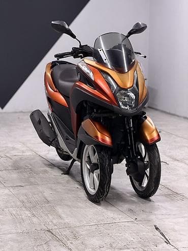 3х колесный: Тип скутера Yamaha, 125 куб. см, Бензин — 2