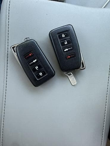 100: Автомобильные ключи от Lexus gs 350, 2013 год (комплект из 2 штук) — 1