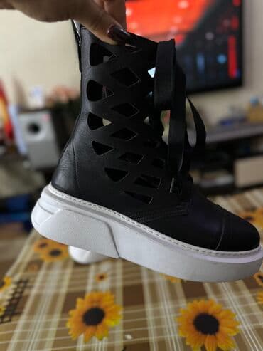 сапоги из натурального меха и кожи: Продаю шикарные кожаные ботинки (весна,лето,осень)Пр.Турция.Фирма — 3