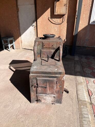 набор эмалированной посуды: Печка, котел, сапог . Есть дырка — 1