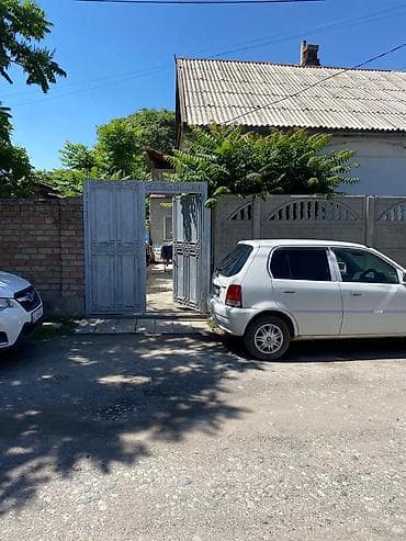 Үйлөр: Срочно продается 3 комнатная полдома со всеми удобствами Район  — 2