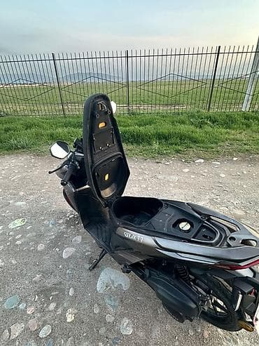 65 style: Макси-скутер 150 куб. см, Бензин, Б/у — 2