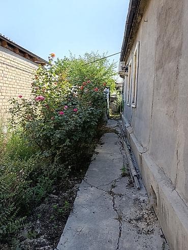 Кыймылсыз мүлк: Срочно продается дом в районе Баят с 3,6 соток земли по документам по — 4