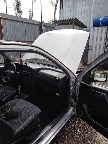 Volkswagen Golf: 1990 г., 1.8 л, Механика, Бензин, Хэтчбэк — 4