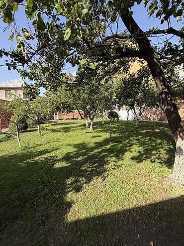 Усадьба в районе Джал, первая линия, ул. Садырбаева. Участок 16 соток — 2