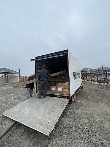 Буйрутма берүү Мерседес жүк ташуучу спринтер, Эмерек ташуу, Прицеби менен — 1