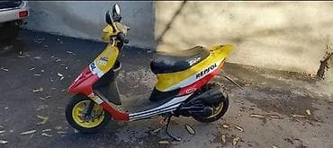 купить новый мопед: Тип скутера Honda, 50 куб. см, Бензин, Б/у — 2