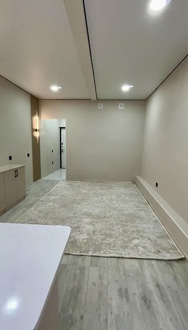 4 комнаты: 1 комната, 25 м², 4 этаж, Дизайнерский ремонт — 3